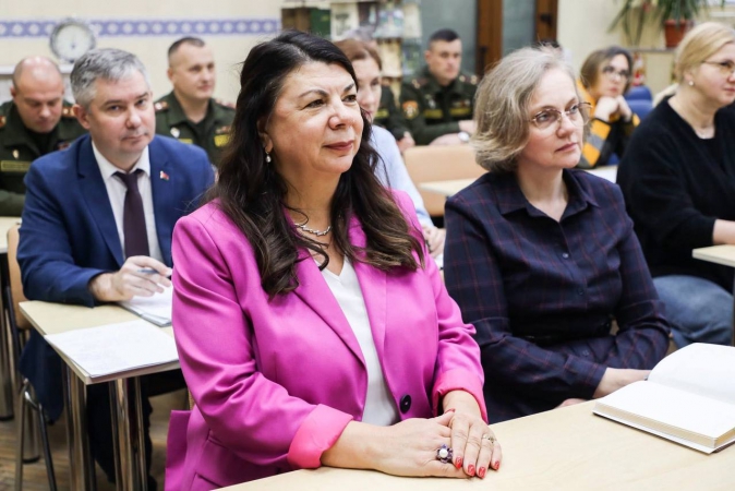 photo_5339253478829789278_y